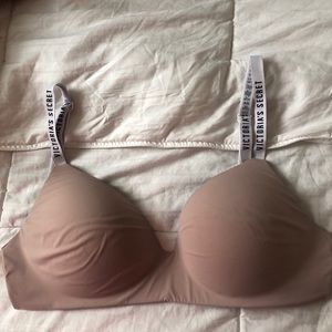 Victoria Secret T-Shirt Bra